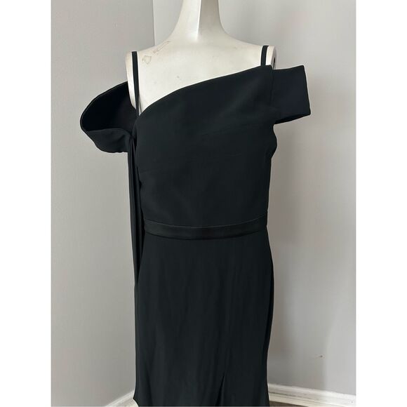 Alexander McQueen Drape Off-The-Shoulder Side Slit Gown - Picture 6 of 11